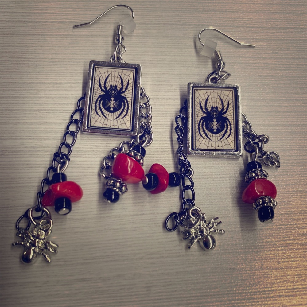 Creepy Crawley Halloween Spider Earrings